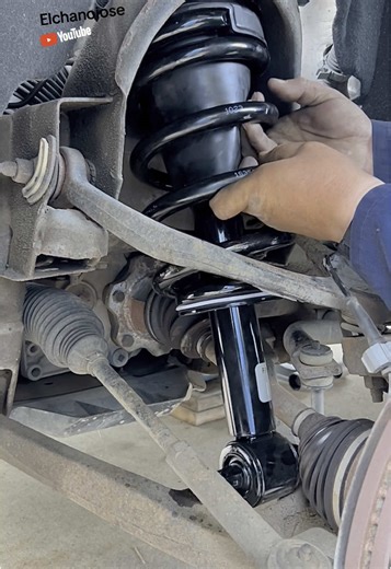 Front 4x4 GM struts #sierra #front #struts #shock #suspension #shop #mechanic #mecanico #amortiguadores #frontal #frente #nuevos #new #4x4 #reemplazo #replacement #improvement #mejorando #elchanojose