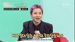 𝗪𝗮𝘁𝗰𝗵 #𝗢𝗺𝗻𝗶𝘀𝗰𝗶𝗲𝗻𝘁𝗜𝗻𝘁𝗲𝗿𝗳𝗲𝗿𝗶𝗻𝗴𝗩𝗶𝗲𝘄 𝗙𝗥𝗘𝗘 𝗼𝗻 𝘁𝗵𝗲 𝗩𝗶𝘂 𝗔𝗽𝗽 𝗡𝗼𝘄 👉 bit.ly/3rFXkv6 Rapper #BeO who made the hit song #CountingStars, is such a good son as he endorses a stack of photo for his mom's friends - including those he never met 😌 | Viu Singapore