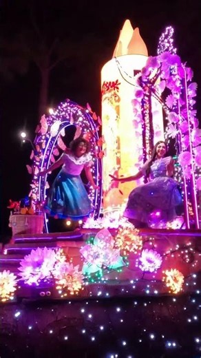 Encanto characters dance through magic kingdom in Disney Starlight #disney #disneyparades