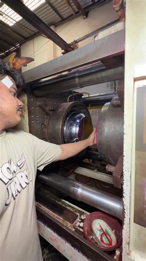 Hydraulic Machine Used for 10 Liter Bowl Production