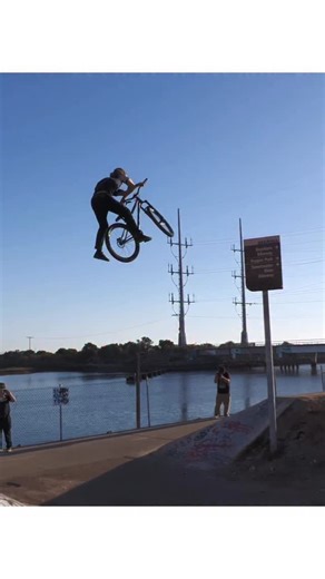 Dennis Enarson on Instagram: "Dirt jumper in the streets. From MTBMX"