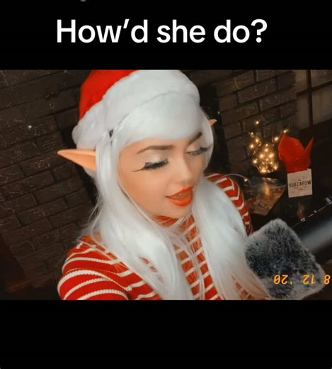 Singing for ya! #onemanband #singing #primasmr #elfie #christmas