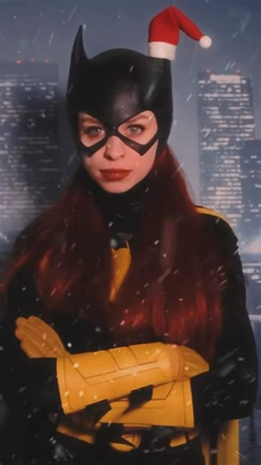 Batgirl vs a Villain || #cosplay #batgirl #batgirlcosplay #barbaragordon #barbaragordoncosplay