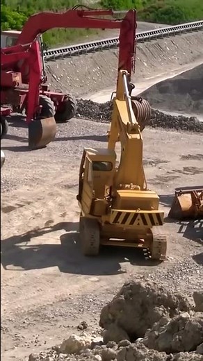 World's First Hydraulic Excavators - SIMIT