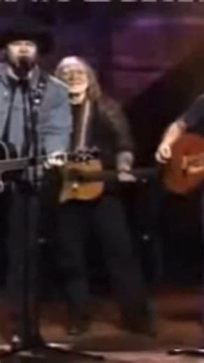 Toby Keith and Scotty Emerick perform “Weed With Willie” in front of Willie Nelson | Toby Keith Fans