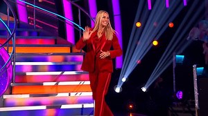Strictly: Tess Daly looks sensational in a red suit wowing her fans