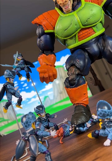 Oozaru Vegeta Battles Cell Jrs in Epic Showdown