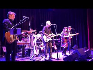 RONSTADT REVUE "BAND INTRO & JUST ONE LOOK"