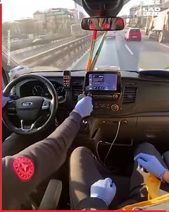 The driving skills from this paramedic are incredible 😮🚑 | LADbible