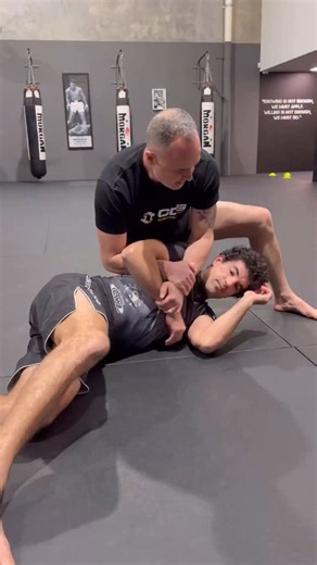 1.1K views · 15 reactions | Figure 4 control position. Dealing with leg block to kimura lock #bjj #bjjclass #bjjlife #bjjstyle #bjjtraining #bjjproblems #grappling #submission #submissions #submissiongrappling #martialartist #martialarts #martialartstraining #martialartslifestyle #martialart #martialartists #martialartsperth #perthmartialarts #selfdefense #selfdefence #mma #mmatraining | Combat Defence Systems | Facebook