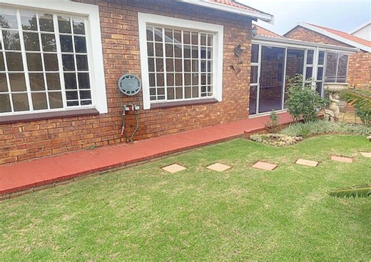 3 Bedroom Townhouse for sale in Wilro Park - Sterlig Retirement Village 24c, 2 Naboom Street - Roodepoort - Property24