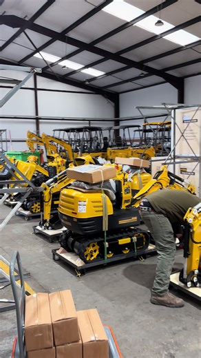 Thank you to all our customers who pre-ordered the Buffalo B600 diggers, happy digging! If you’re in the market for a micro digger we now have them in stock 🦬🦬🦬 Contact us for more information or visit our website for an easy checkout experience 🦬🦬🦬 #miniexcavator #minidiggers #microdigger #minidigger #miniexcavators