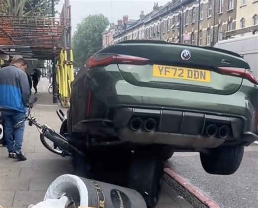 Driver Flees the Scene After Crash, Leaves BMW M4 Suspended in Mid-Air