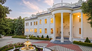 White House replica in Hillsborough up for sale