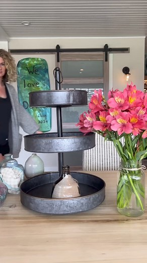 35K views · 367 reactions | WOW! Elevating this bouquet of alstroemeria flowers was so fun and easier than I expected. What do you think??! Journey with me LisaLeonard.com | Lisa Leonard Designs | Facebook