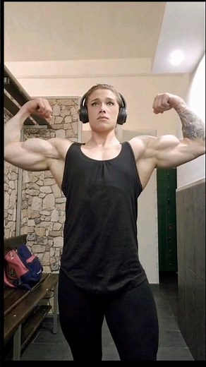 Muscles 💪 by gorgeous Anna Cicerelli ♥️ Bodybuilder motivation #bodybuilding #gym