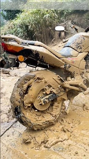 Caked in Mud: The High-Pressure Ritual of Cleaning an Off-Road Motorcycle