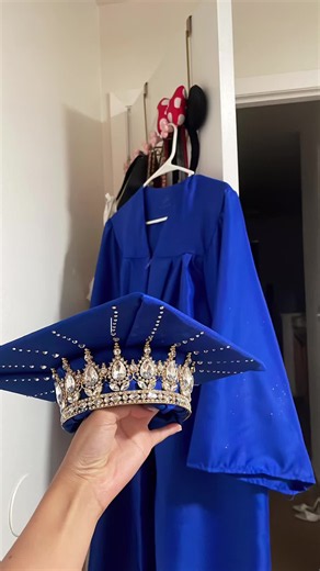How to Achieve This Grad Cap: Easy Graduation Cap Decorating Tutorial