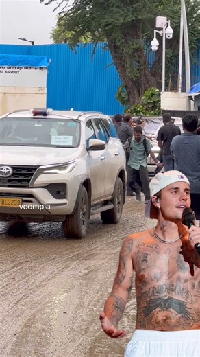 5M views · 10K reactions | Justin Bieber in Mumbai for Anant Ambani’s wedding performance!! The Rolls Royce and the convoy was seen making its way out of the airport | Voompla | Facebook