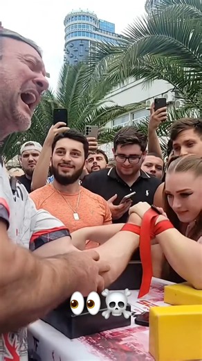 Devon Larratt Feels the Armwrestling Power of Muscle Barbie Julia Vins! 👀☠️