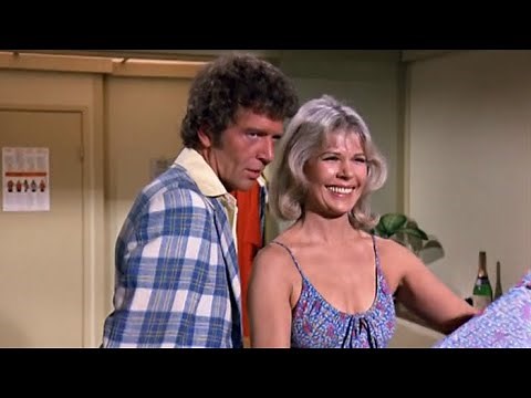 Robert Reed & Loretta Swit on The Love Boat