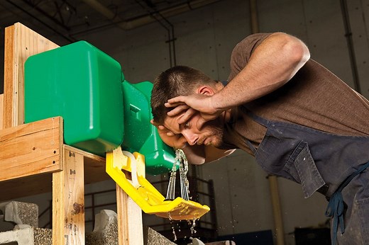 7501 - Portable Gravity Fed Eyewash (9ga)