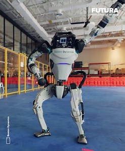 [🤖] On le connaissait acrobate, gymnaste et le voilà maintenant danseur pour les fêtes de fin d'année ! La Boston Dynamics nous offre une superbe vidéo des robots Atlas, Spot et Handle en train de danser. Ils ont le rythme dans la peau ou plutôt dans les tuyaux ! Une très belle évolution de toute l’ingénierie robotique depuis 2013 à la Boston Dynamics. | Futura - Inspirons l'avenir