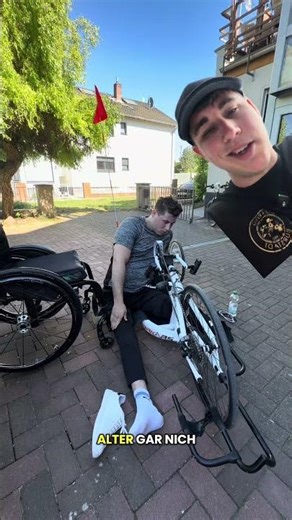 How do I get out of my hand bike? #wheelchair #fyp #CapCut