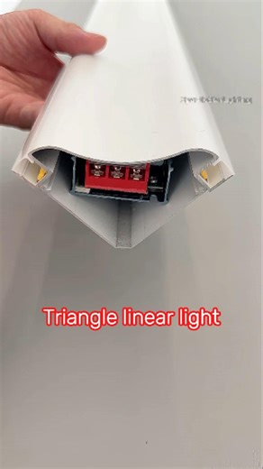 Triangle linear light#lamp #light #led #lightingdecor #homedecor #homedecoration #interiordesign