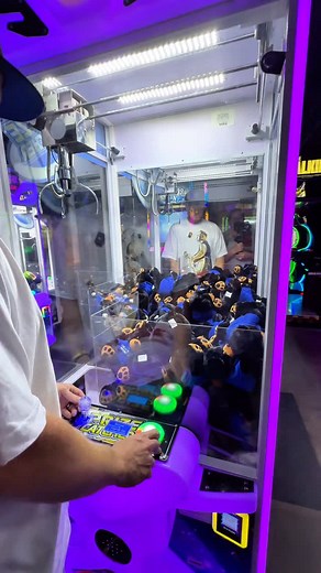 3.7K views · 77 reactions | Smoky Mountain Claw Machine Win!! #clawmachine #arcade #arcadegames #gatlinburg #smokymountains | Rowland Arcade Couple | Facebook