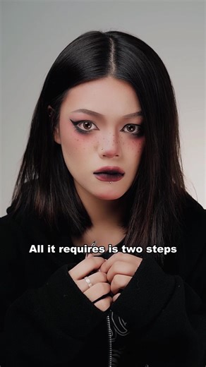 How to Look Psychotic: A Makeup Artist's Guide
