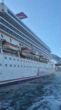 Onboard Sydney Ferry "Sirius" passing the huge Carnival Splendor | Filmed: 15/4/26 #carnivalcruise