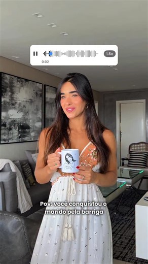 Laura Almeida on Instagram: "O final é o melhor 😂❤️ Bolo de banana 🍌 - 3 bananas maduras para massa e 1/2 para enfeitar o bolo (uso caturra) - 3 ovos - 1 xícara aveia - 1 cs de cacau 100% e adoçante opcional (uso xilitol) - essência de baunilha -1 cs de fermento Mistura bem tudo e enfeita o bolo com 1/2 banana e pedacinhos de chocolate sem açúcar ou 80%. 30’ aprox no forno pré aquecido a 180°C. Enjoy 😋 façam e me marquem!! #fitness #receitasfit"