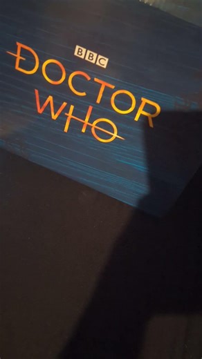 Doctor who mystery box planet Comic-Con item 1