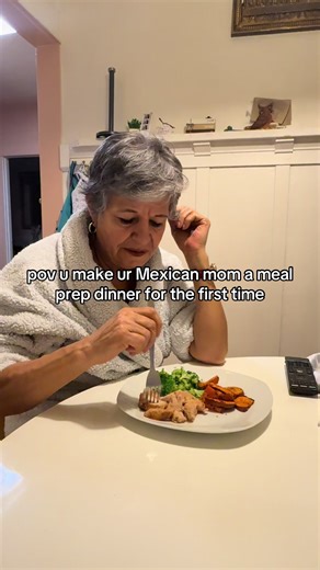 tis the season I guess 🫔🫔🫔 #mexicanmoms #mamaslatinas #mealprepideas #tamales #humor