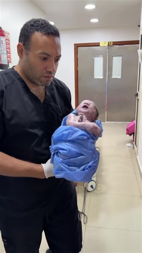 Capturing Baby's First Minute in Delightful Video