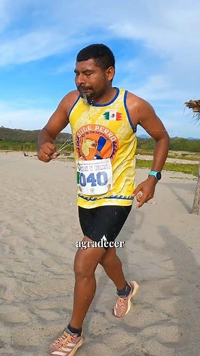 1.1M views · 23K reactions | Tu cuerpo no necesita recetas… necesita moverse ‍♂️ #correr #caminar #runner #trailrunning #motivacional #run #salud #ejercicio #inspiracion #montañas #Running #motivation | Kilómetros a Tu Ritmo | Facebook