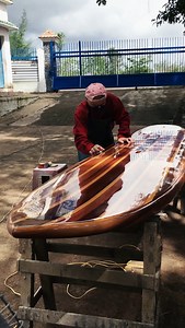 15K views · 125 reactions | Polishing the Display Wooden Stand-Up Paddle Board to perfection! ✨蝹 Bringing out the natural beauty of the wood, one smooth stroke at a time. ✨ #WoodPolishing #SUPBoardDisplay #HandcraftedBeauty #Woodworking #ArtisanCraft #PaddleBoard #WoodenBoatUSA | Ship Model | Facebook