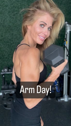 Torrie Wilson on Instagram: "Arm Day! Hit those biceps extra today because I haven’t lately. Just gotta show the best we can each day and go extra hard when the urge hits. 💪🏽"