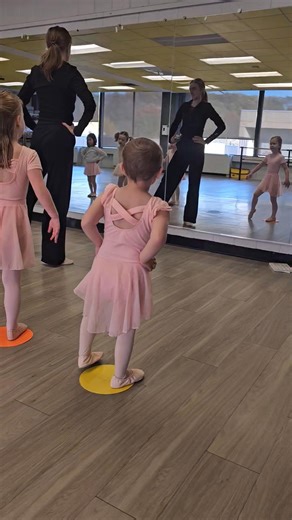 Ballerina Kaylee | Robert S. Weiner