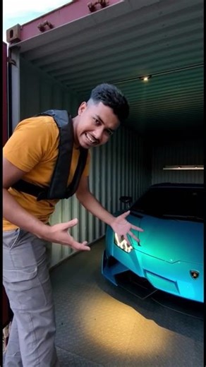 সমুদ্রের মাঝে কন্টেইনার খুলে পেলাম ল্যাম্বরগিনি! 😲🏎️ #shorts #ai #viral