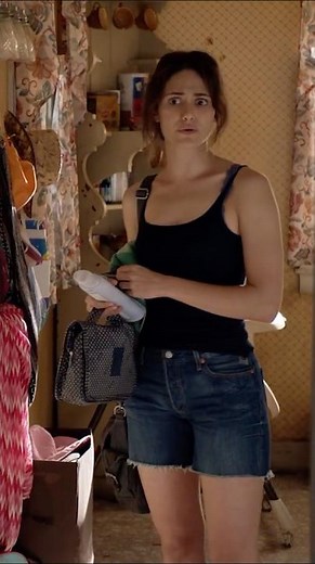 Carl’s Girlfriend Weirds Fiona Out | Shameless