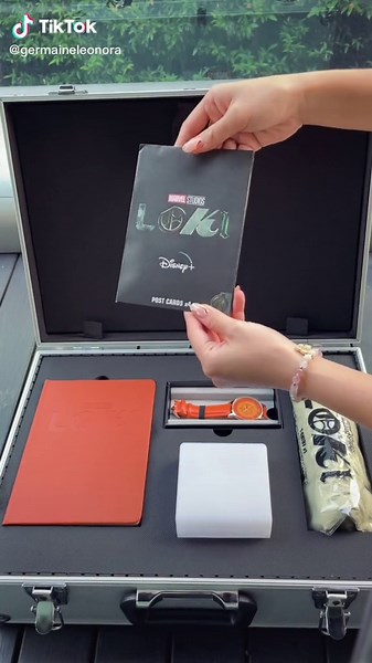 Tom hiddleston is _____ 🔥 #loki #tomhiddleston #disneyplus #marvel #avengers #tiktoksg #unboxing