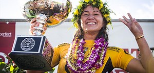 Carissa Moore triple championne du monde de surf à Maui !