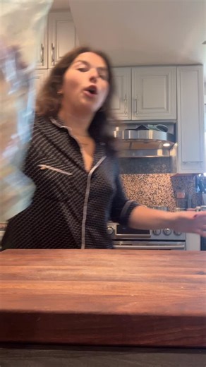 This is what I do with my turkey carcass the day after Thanksgiving #GOODSOUP 😊 Comment “SOUP” or “RECIPE” to get the full recipe sent to you 🫶 https://alessandraciuffo.com/leftover-turkey-soup-from-your-thanksgiving-carcass/ | Alessandra Ciuffo