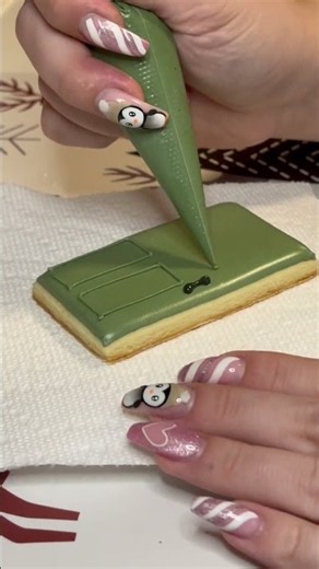Creating Festive Door Cookies with Icing Artistry