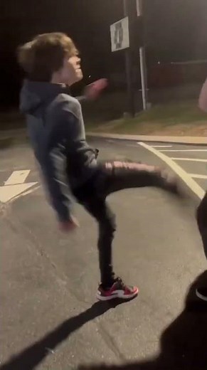 ‪@worldstarhiphop‬ 1on1 street fight