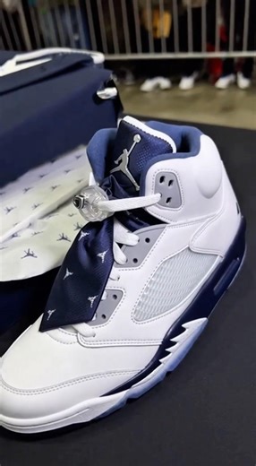 Suit and Tie Jordan 5’s unboxing #sneakers #nike #jordan