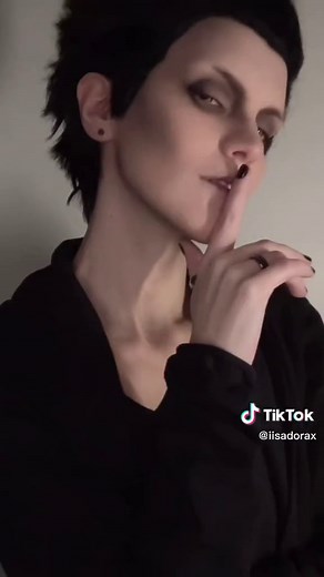 Pitch Black Cosplay from ROTG by iisadorax on TikTok