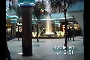 Casi 10 minutos de la Plaza Carolina del 1991 por dentro y por fuera, su antiguo diseño, tiendas y el ambiente en general; una verdadera joya de video. • Para recordar aún más, toca aquí: • Carolina787.com/bl/plaza91 (Versión escrita de este video, con comentarios y más detalles.) • Carolina787.com/bl/mem-plaza-carolina (Recuerdos, fotos y comentarios de Plaza entre el 1980 y el 2000 más o menos). Video: Miguel E. LaCruz-Stannard Youtube: bit.ly/2IJdMnb Nombre original: "Arte estructural Carolin